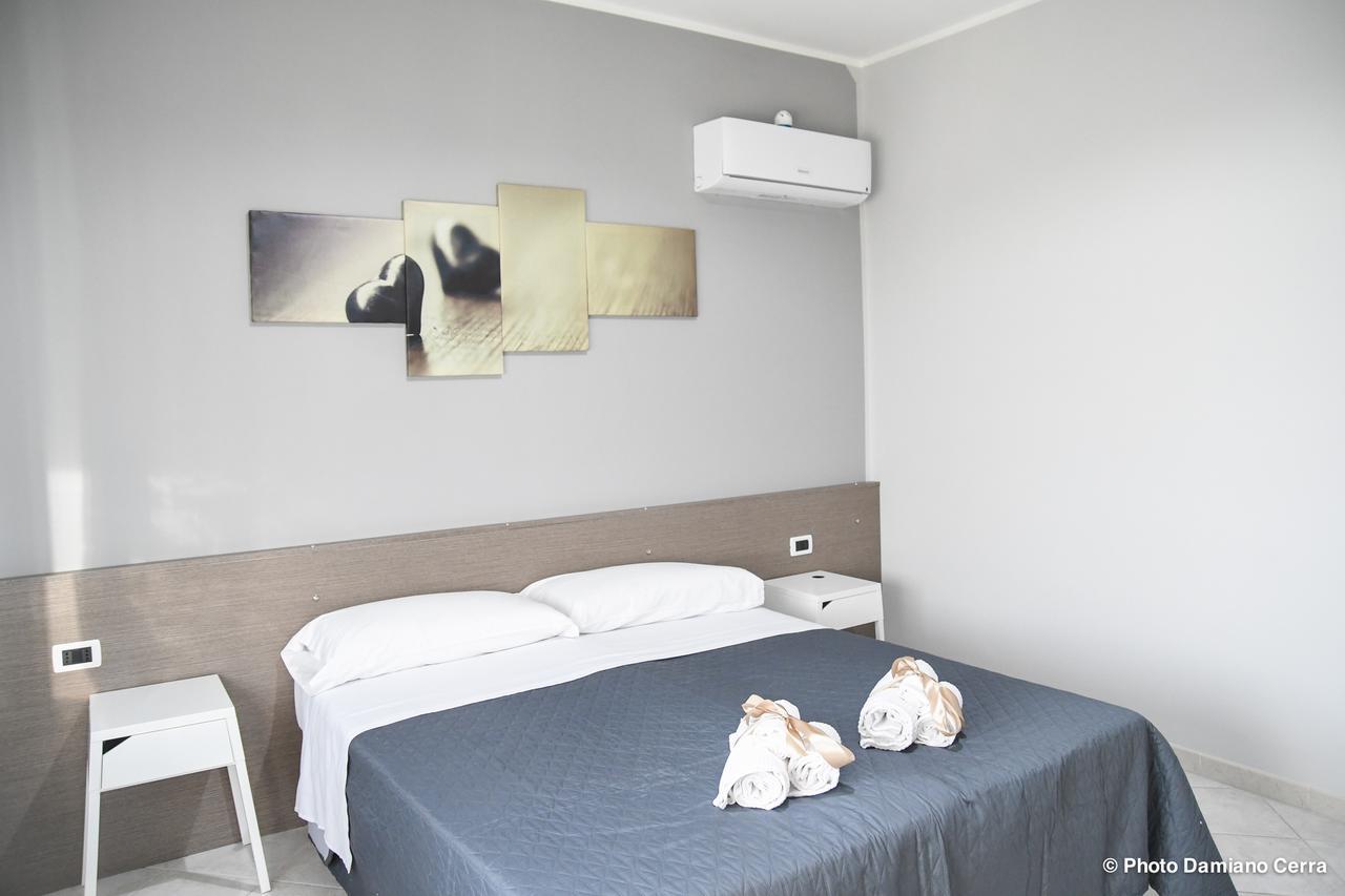B&B Lamezia Airport ラメーツィア・テルメ エクステリア 写真