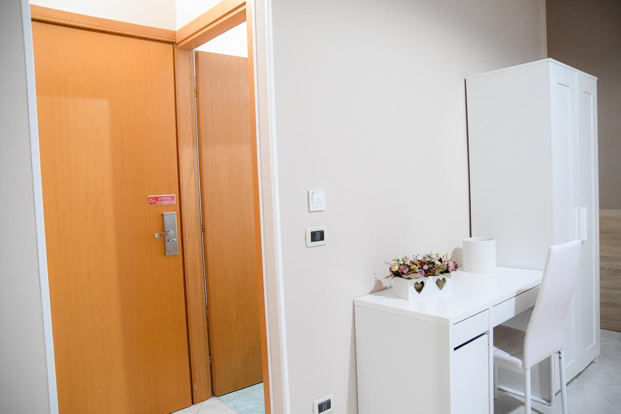 B&B Lamezia Airport ラメーツィア・テルメ エクステリア 写真