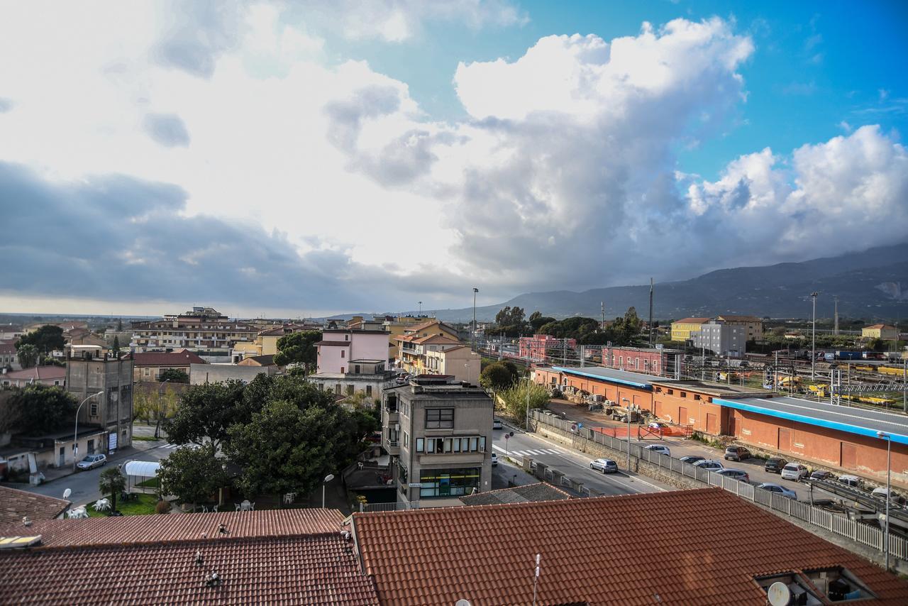 B&B Lamezia Airport ラメーツィア・テルメ エクステリア 写真